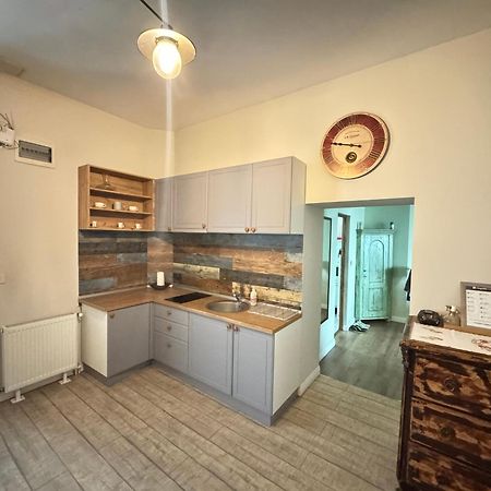 Cozyflat In The Central Арад Экстерьер фото